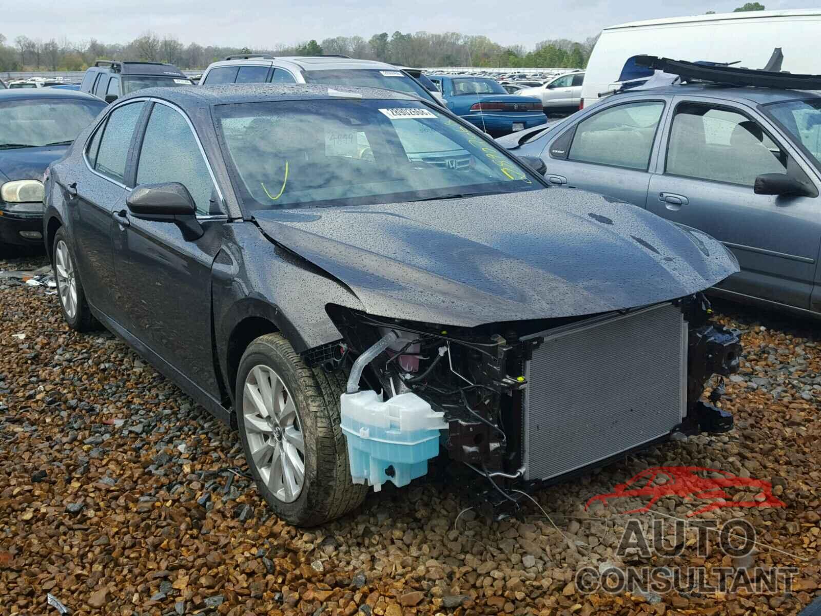 TOYOTA CAMRY 2018 - 4T1B11HK6JU021605