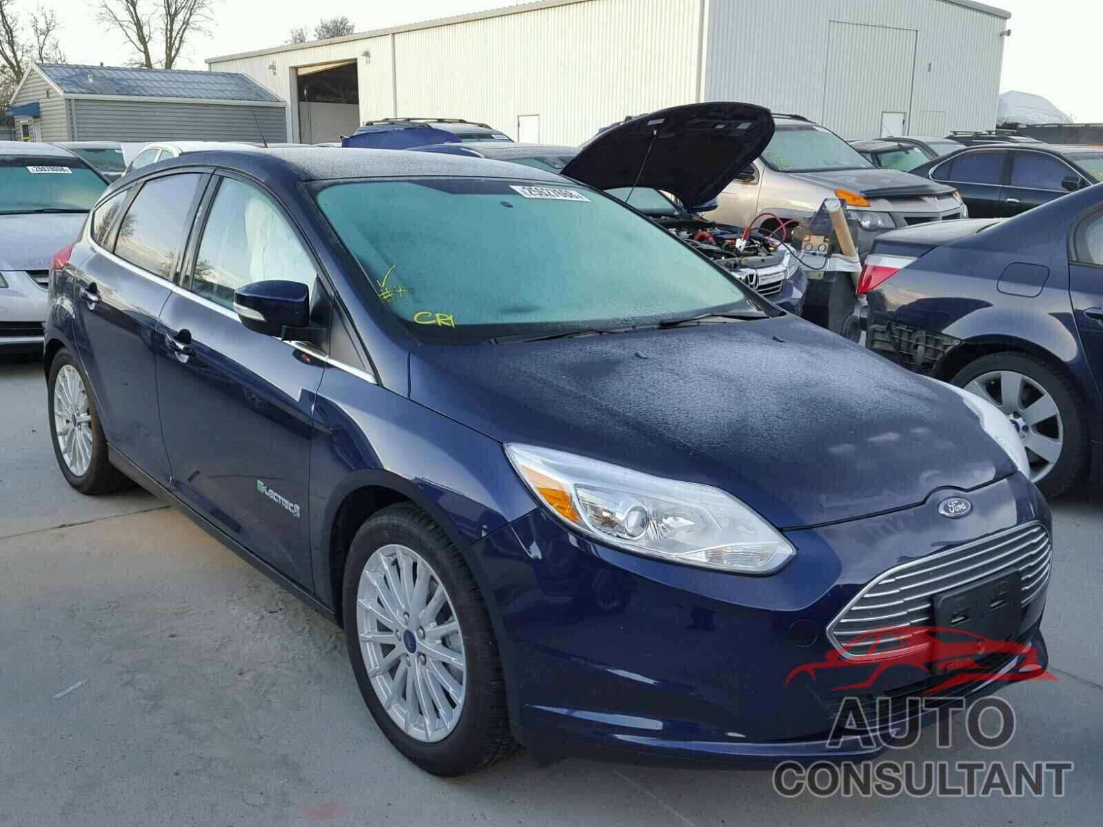 FORD FOCUS 2017 - 1FADP3R48HL314905