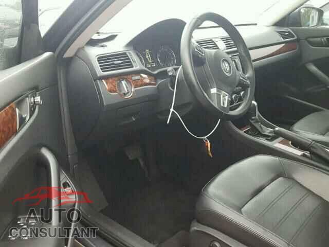 VOLKSWAGEN PASSAT 2013 - 1VWCH7A35DC005381