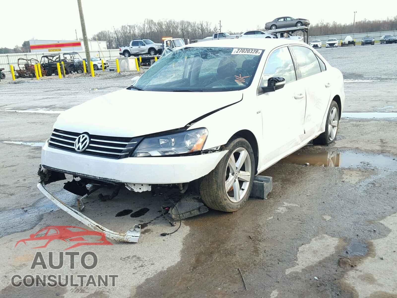 VOLKSWAGEN PASSAT 2015 - 1VWAT7A32FC114082