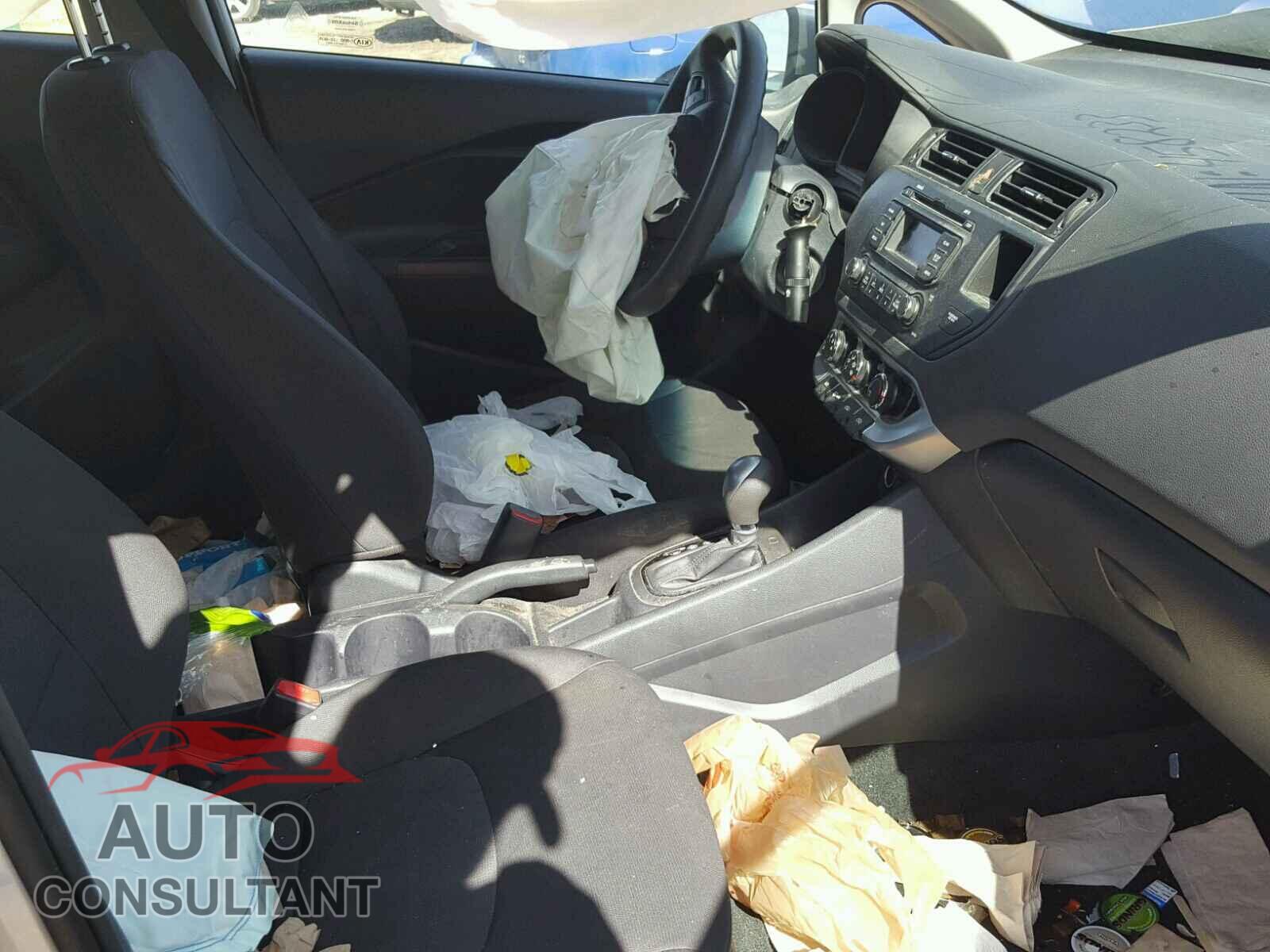 KIA RIO 2015 - KNADM4A38F6458233