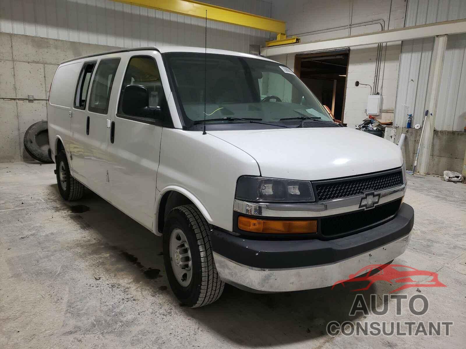 CHEVROLET EXPRESS 2015 - 1G1ZE5ST1HF225221