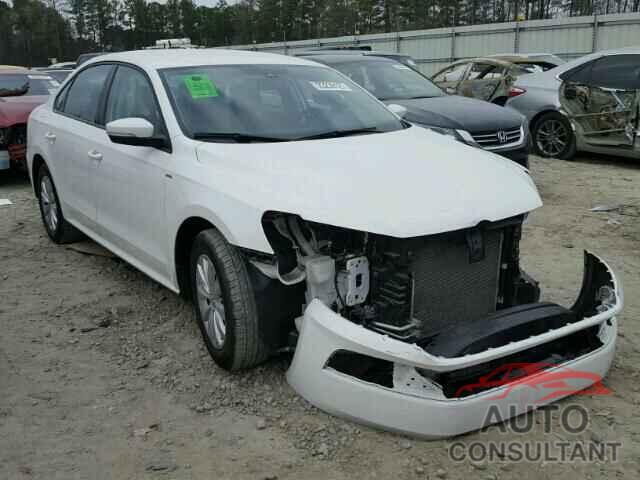 VOLKSWAGEN PASSAT 2015 - 1VWAT7A34FC057089