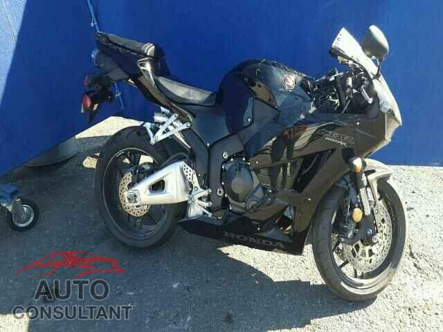 HONDA CBR CYCLE 2015 - JH2PC4008FK800403