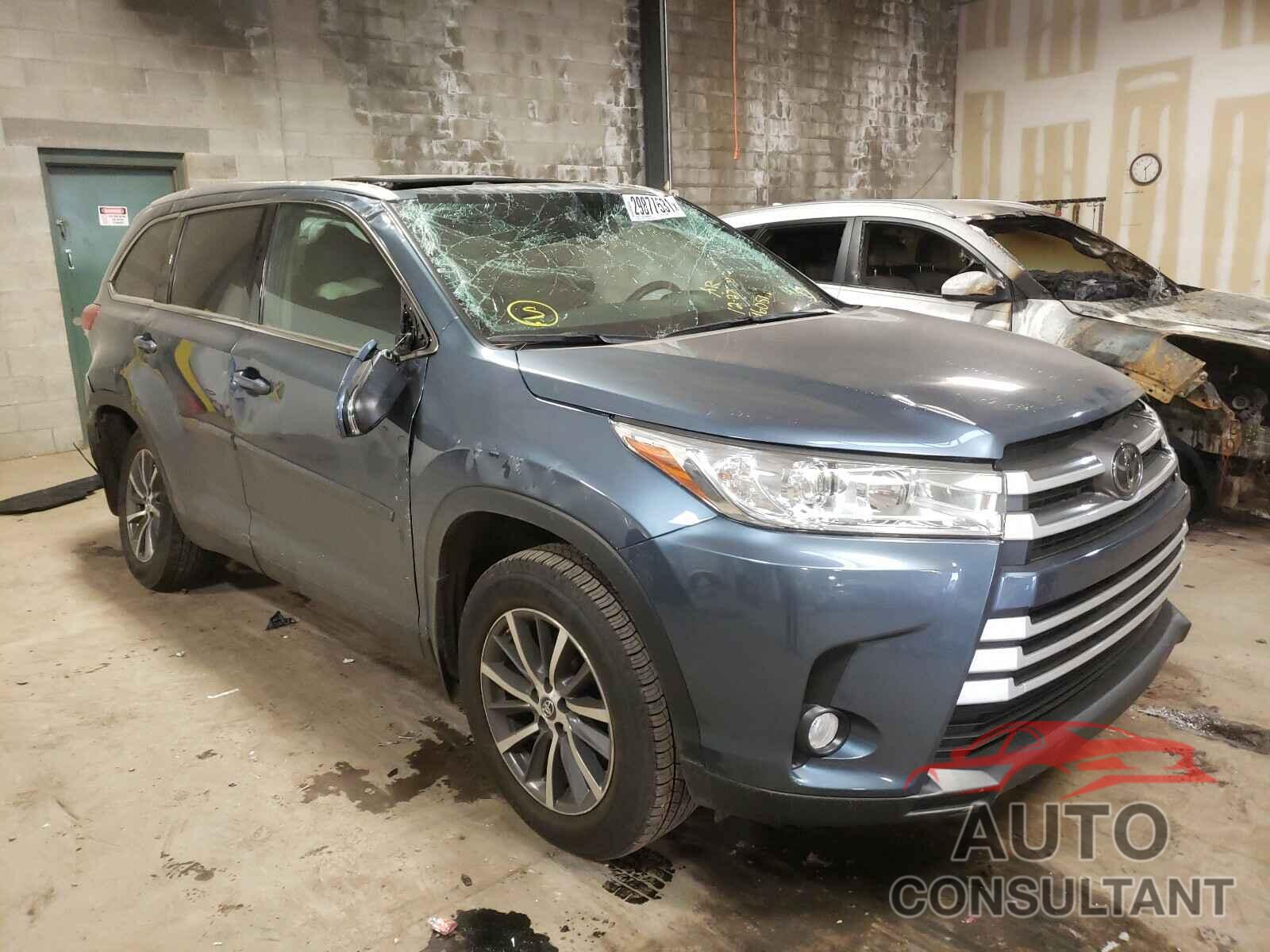 TOYOTA HIGHLANDER 2019 - 5TDJZRFH1KS960519