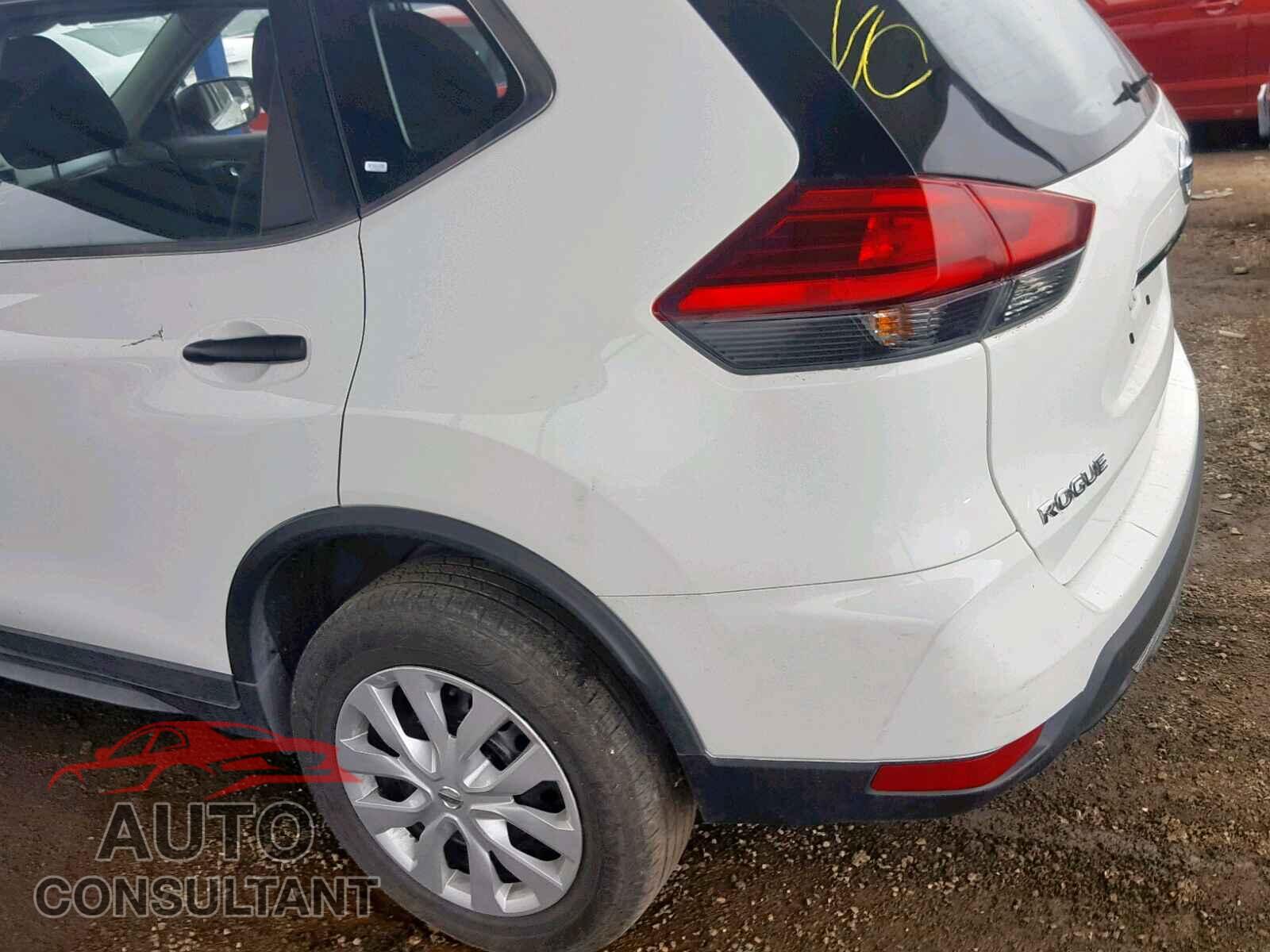 NISSAN ROGUE S 2017 - KNMAT2MV7HP511138