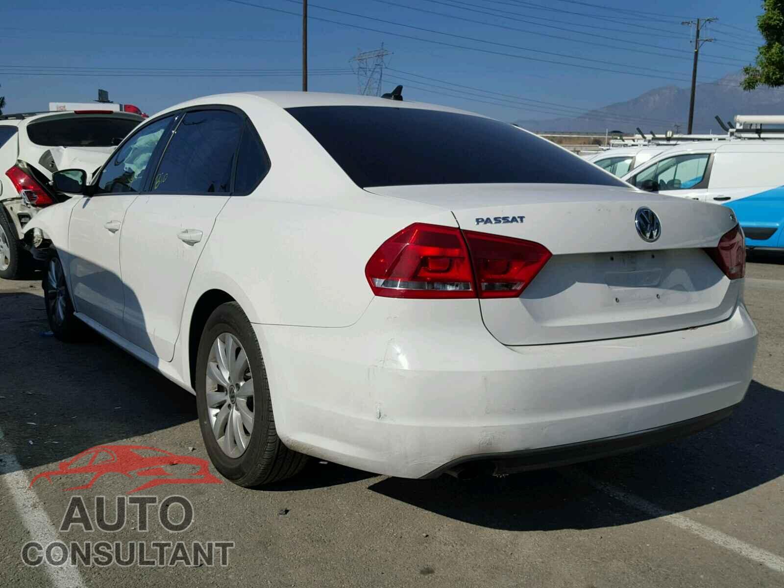 VOLKSWAGEN PASSAT 2015 - 1VWAT7A36FC053836