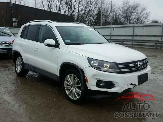 VOLKSWAGEN TIGUAN 2015 - WVGBV7AX2FW115943