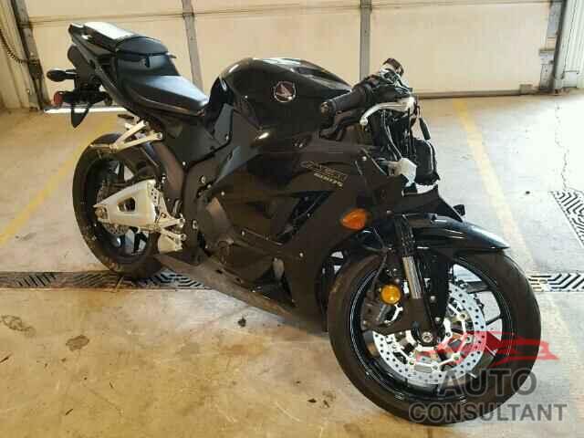 HONDA CBR CYCLE 2015 - JH2PC4006FK800108
