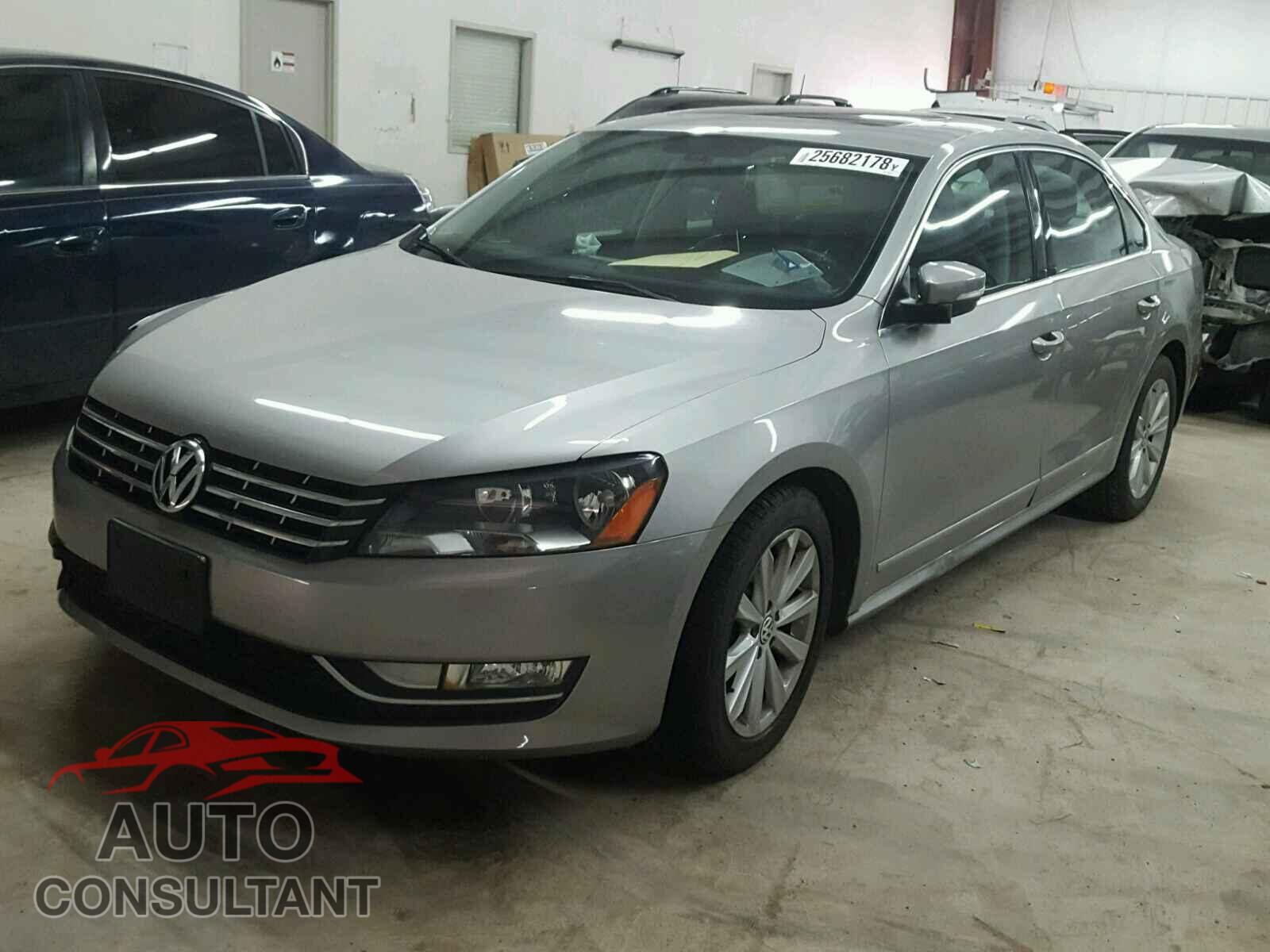 VOLKSWAGEN PASSAT 2013 - 1VWCH7A32DC099266