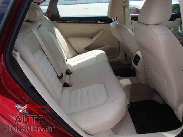 VOLKSWAGEN PASSAT 2015 - 1VWCV7A32FC039998