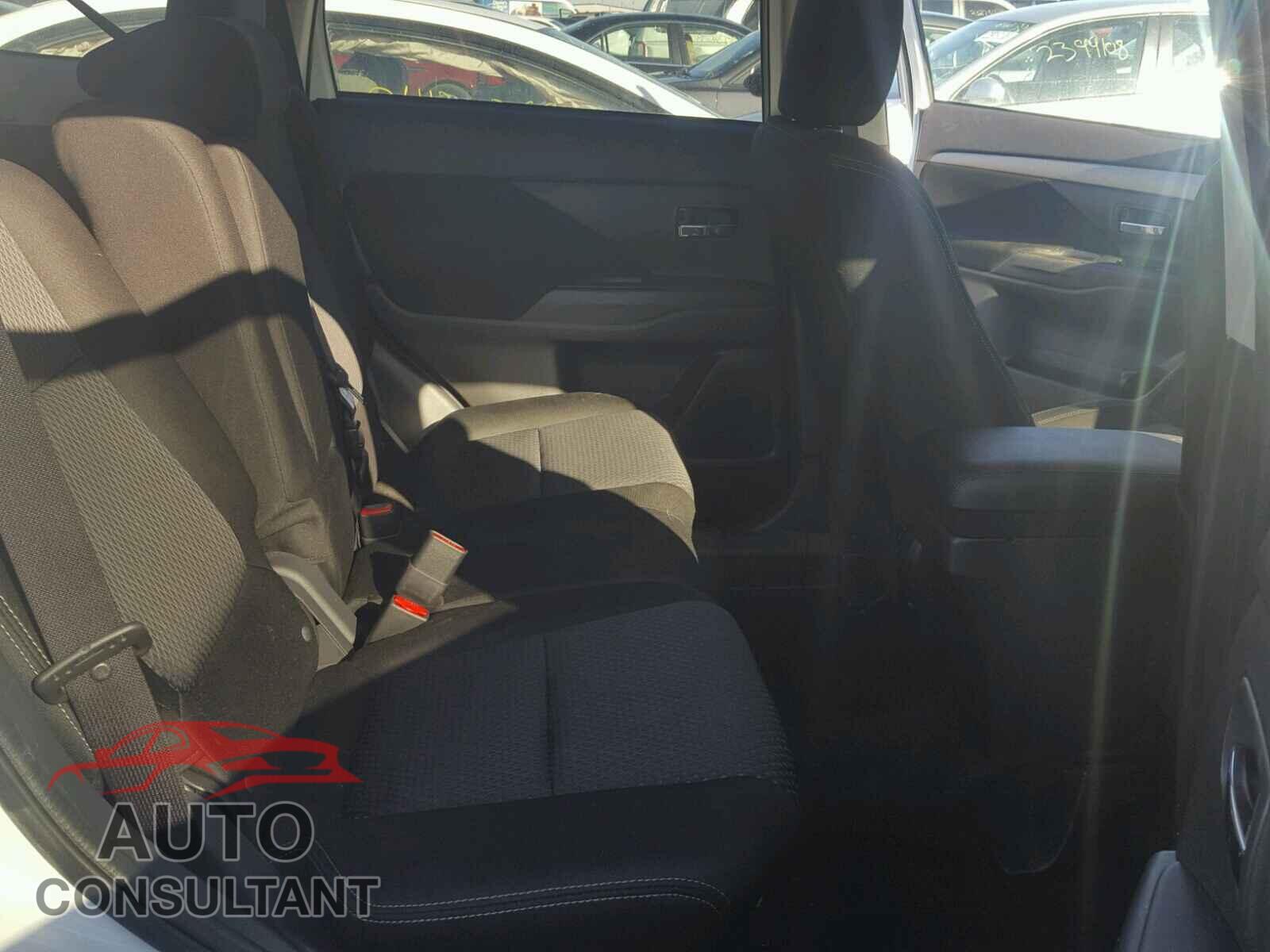 MITSUBISHI OUTLANDER 2016 - JA4AD3A33GZ028281