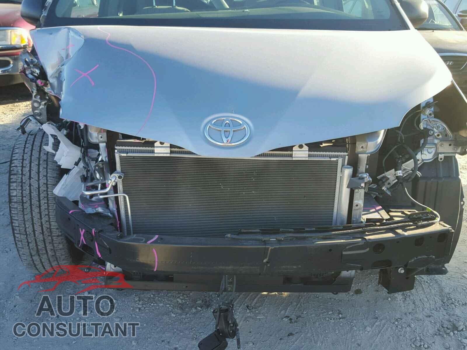 TOYOTA SIENNA 2017 - 5TDZZ3DC7HS821625