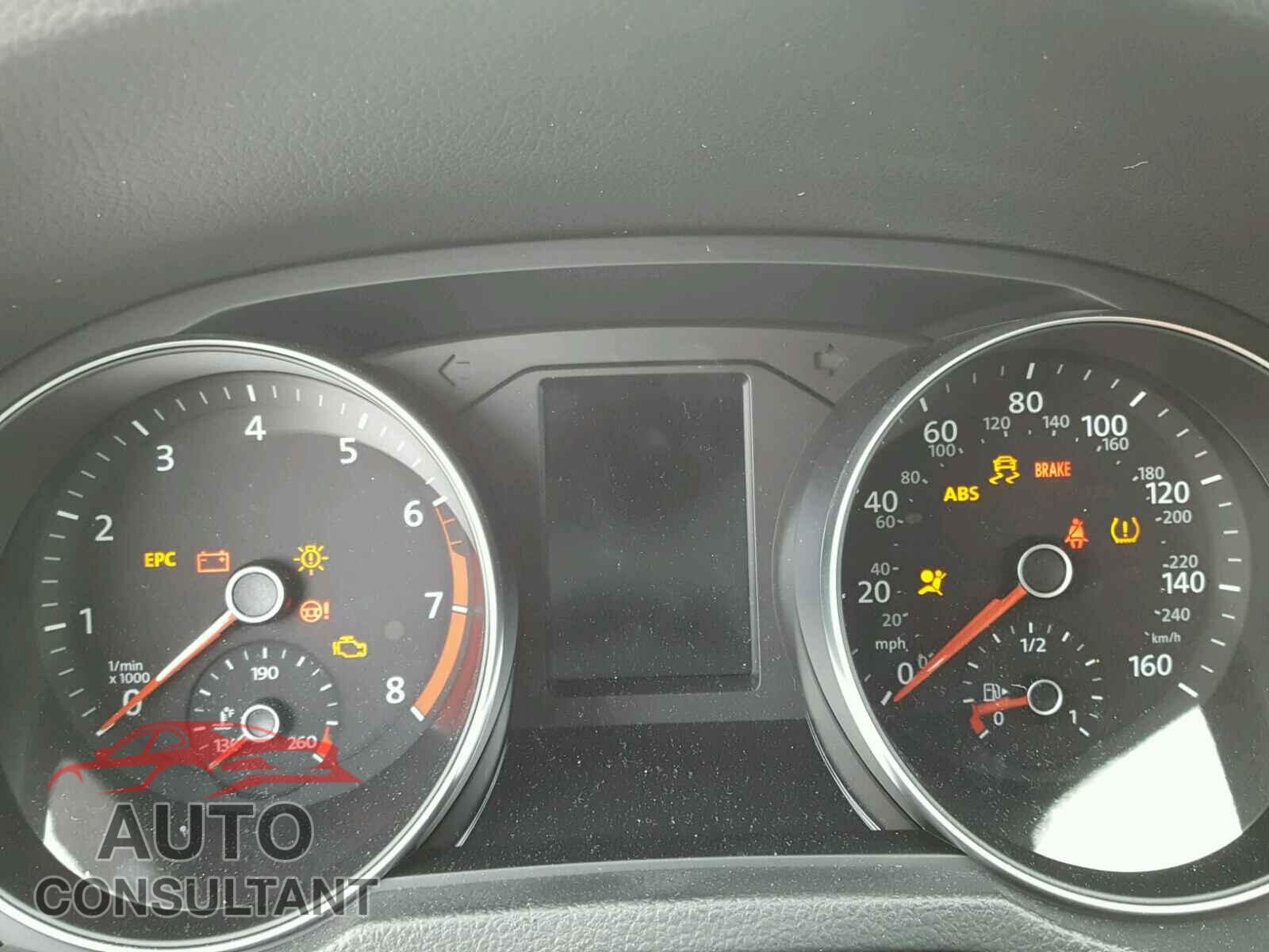 VOLKSWAGEN PASSAT 2017 - 1VWAT7A35HC036478