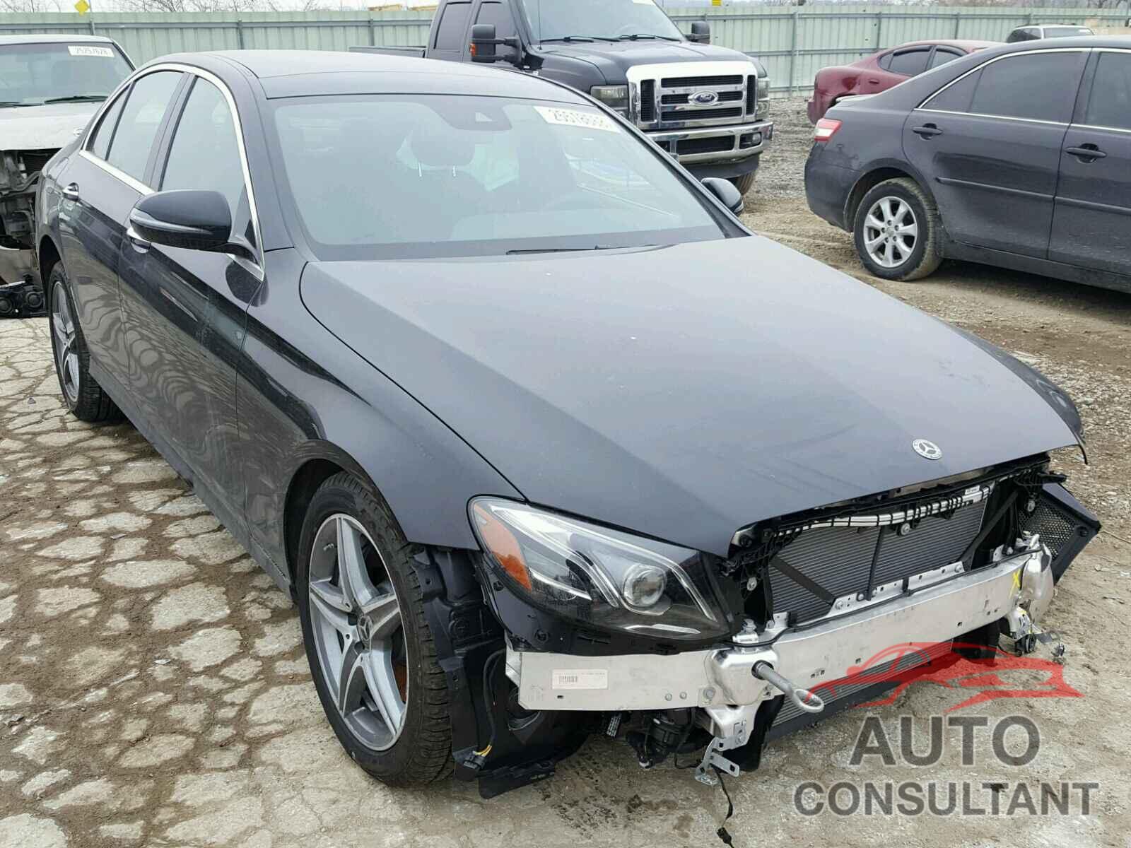 MERCEDES-BENZ E300 2018 - WDDZF4KB5JA381163