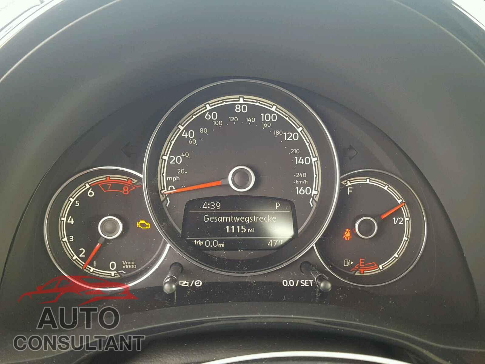VOLKSWAGEN BEETLE 2017 - 3VWF17AT2HM613171