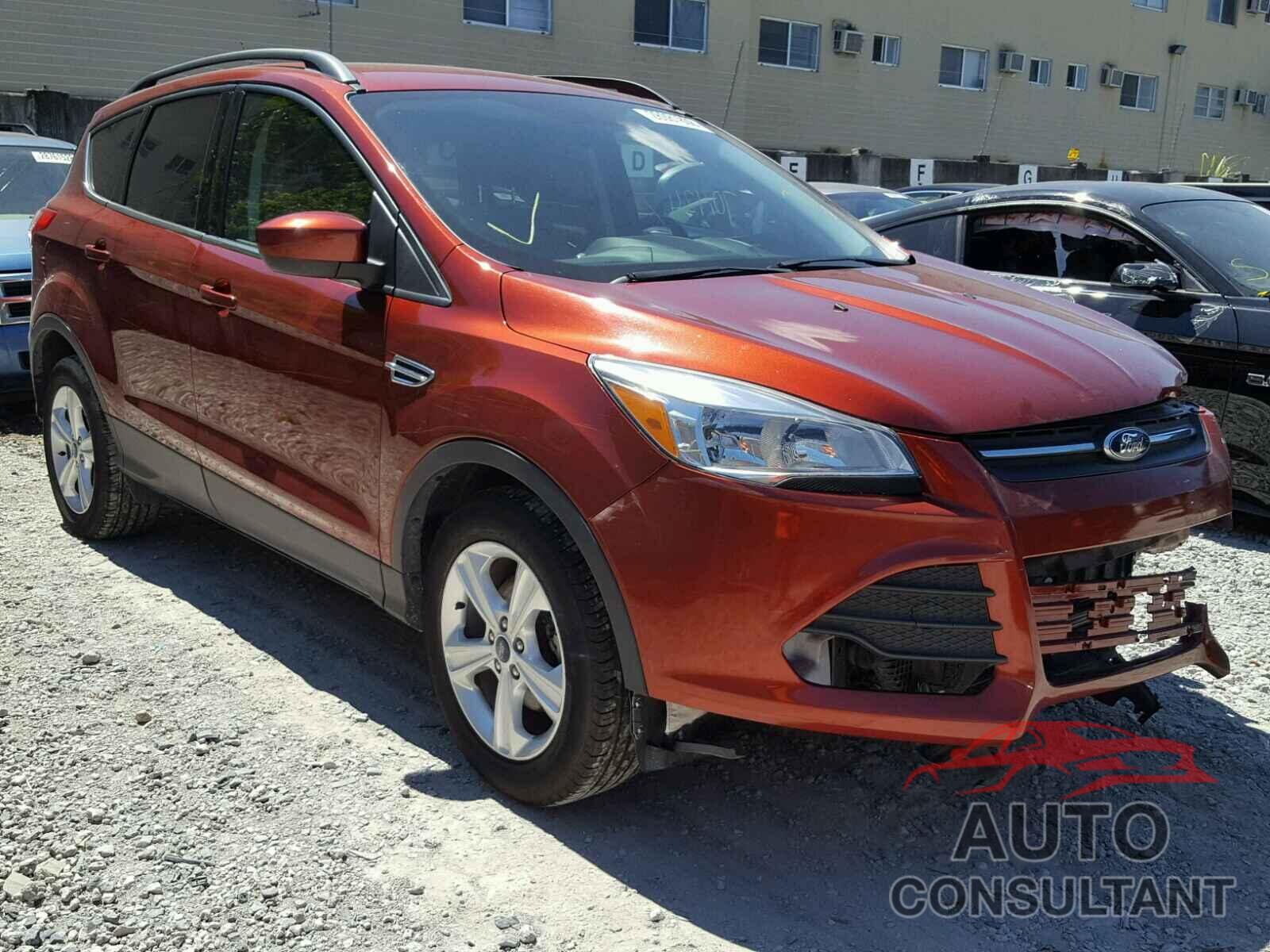 FORD ESCAPE 2015 - 1FMCU0GX5FUA19242