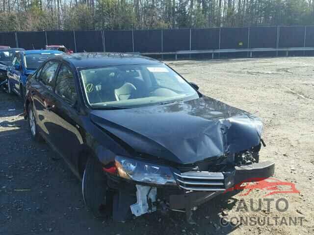 VOLKSWAGEN PASSAT 2015 - 1VWAT7A34FC058906