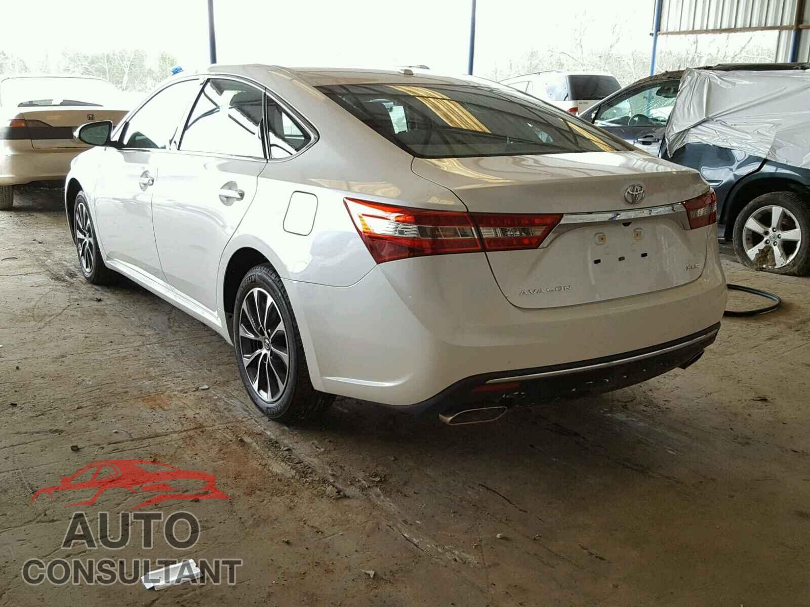 TOYOTA AVALON 2018 - 4T1BK1EB3JU267576