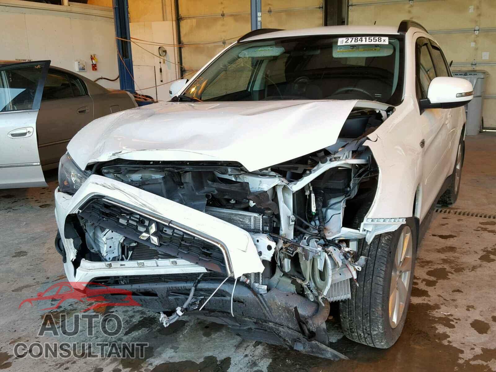MITSUBISHI OUTLANDER 2015 - 4A4AR4AW9FE044488
