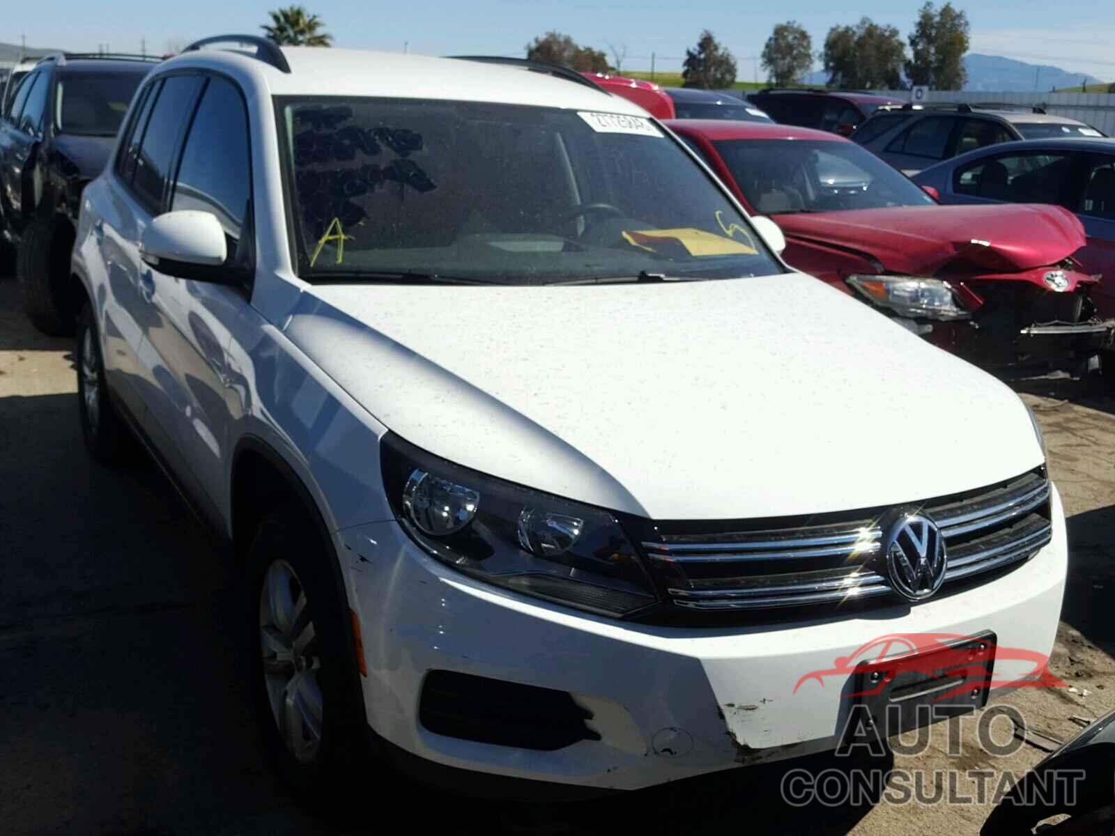 VOLKSWAGEN TIGUAN 2015 - WVGAV7AX8FW614581