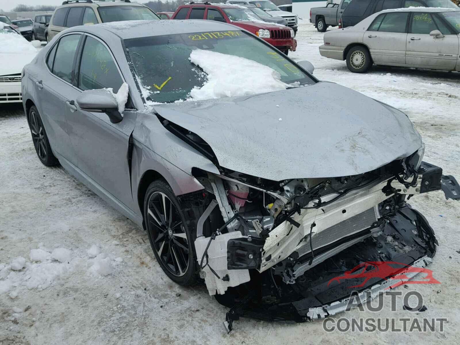 TOYOTA CAMRY 2018 - 4T1B61HK0JU051684