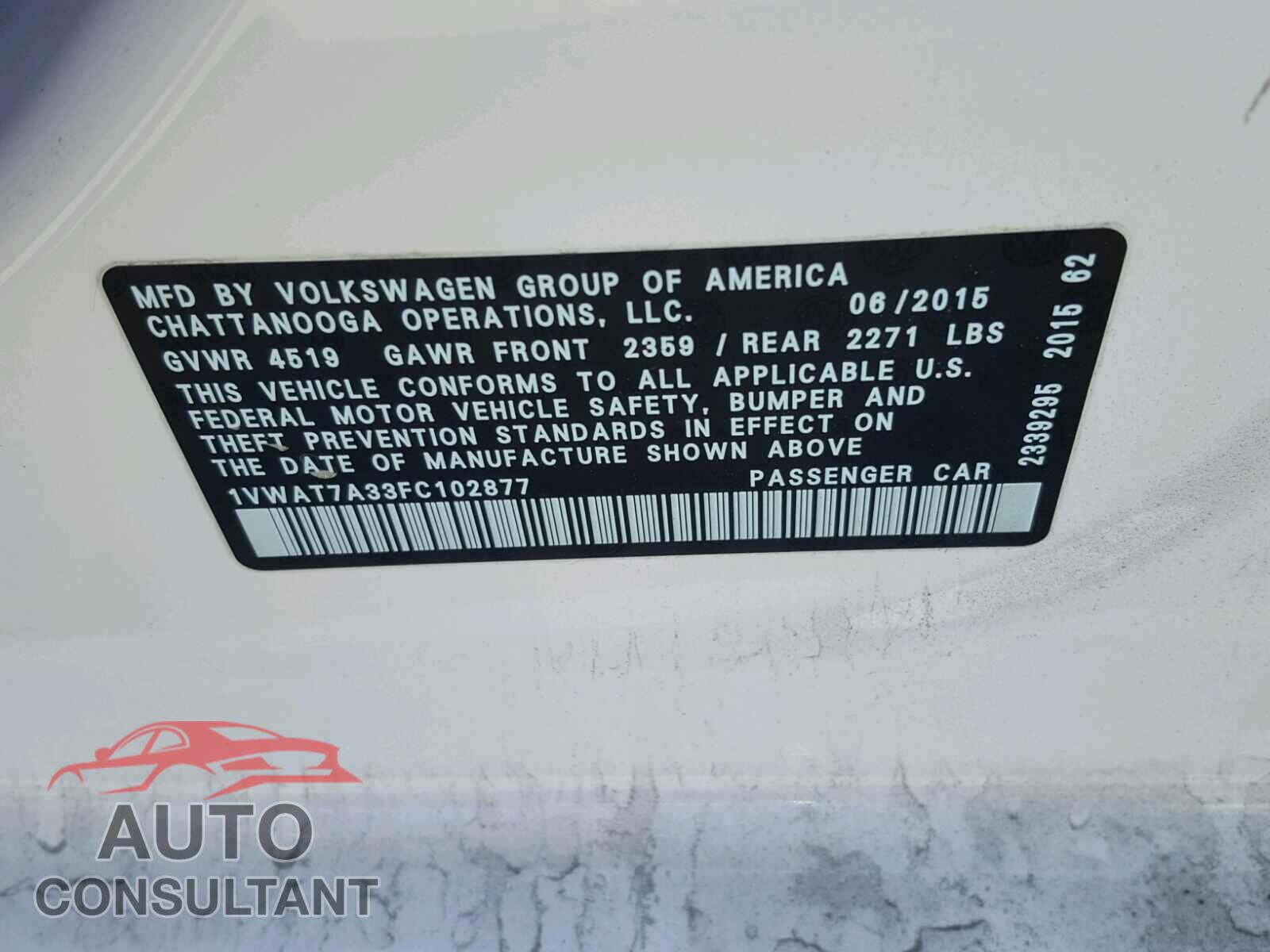VOLKSWAGEN PASSAT 2015 - 1VWAT7A33FC102877