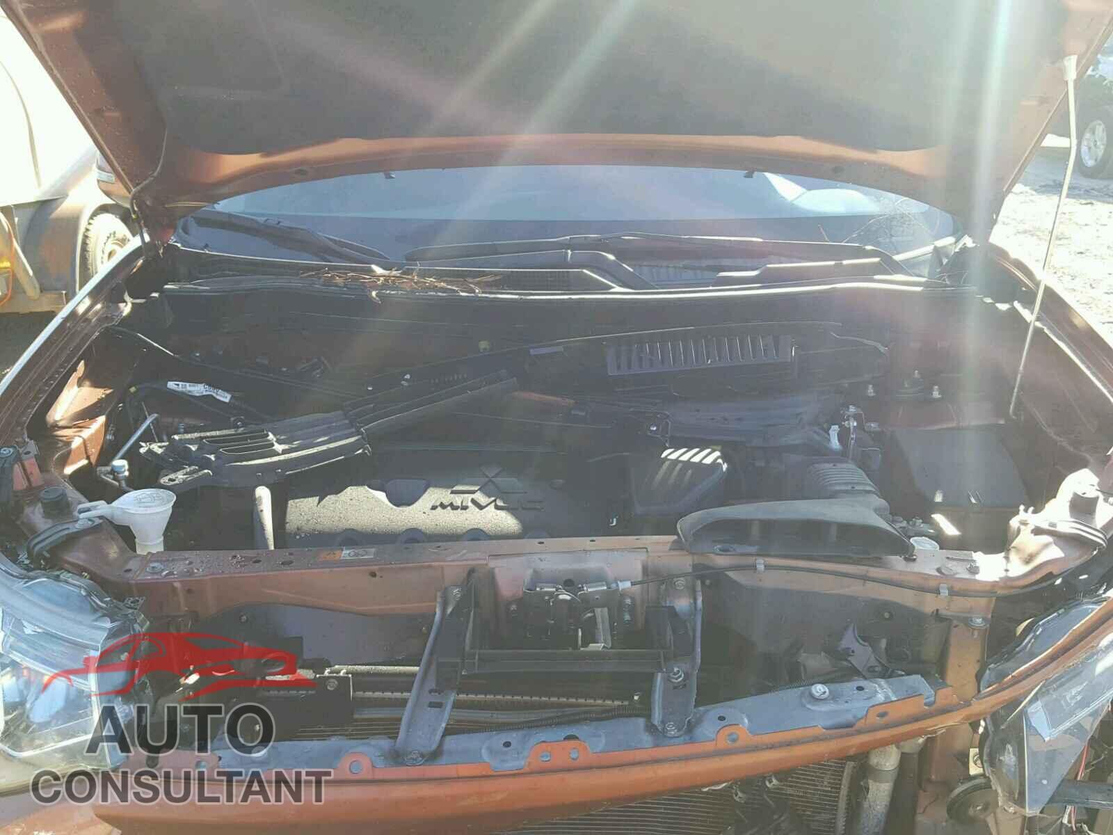 MITSUBISHI OUTLANDER 2015 - JA4AD3A36FZ010128