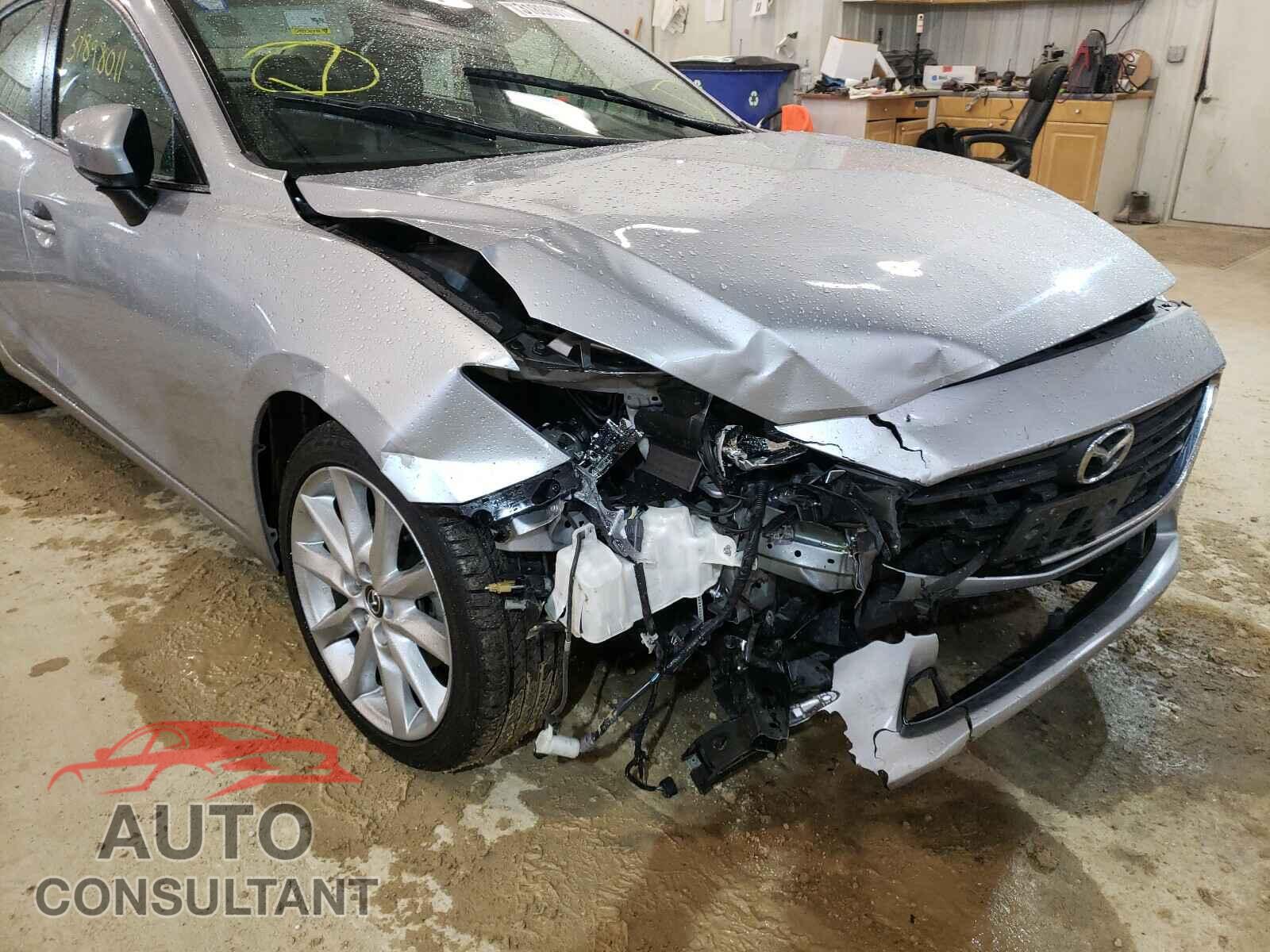 MAZDA 3 2017 - 3MZBN1V76HM107596