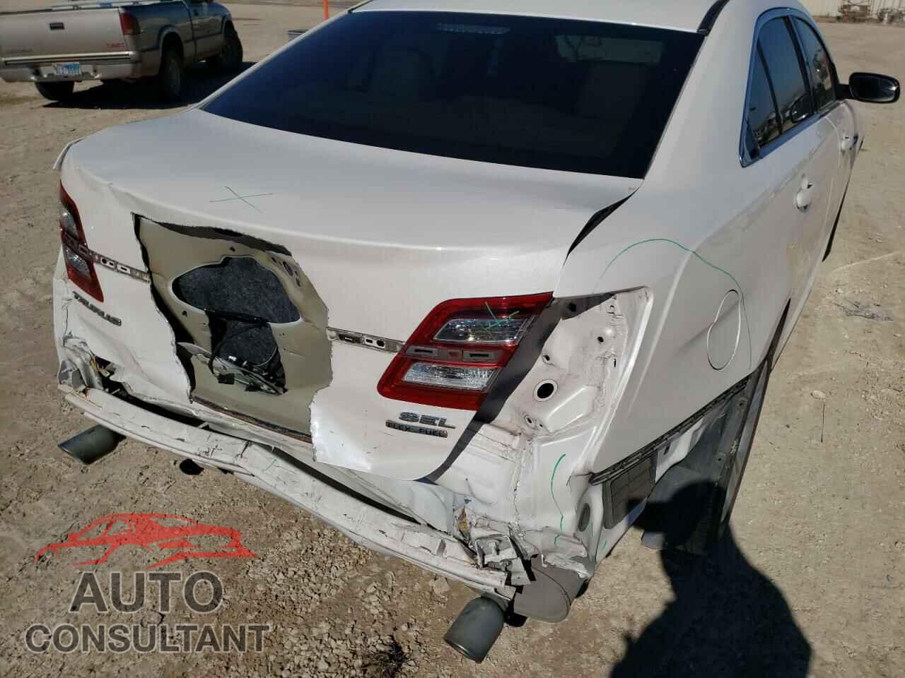 FORD TAURUS 2017 - 1FAHP2E82HG117113