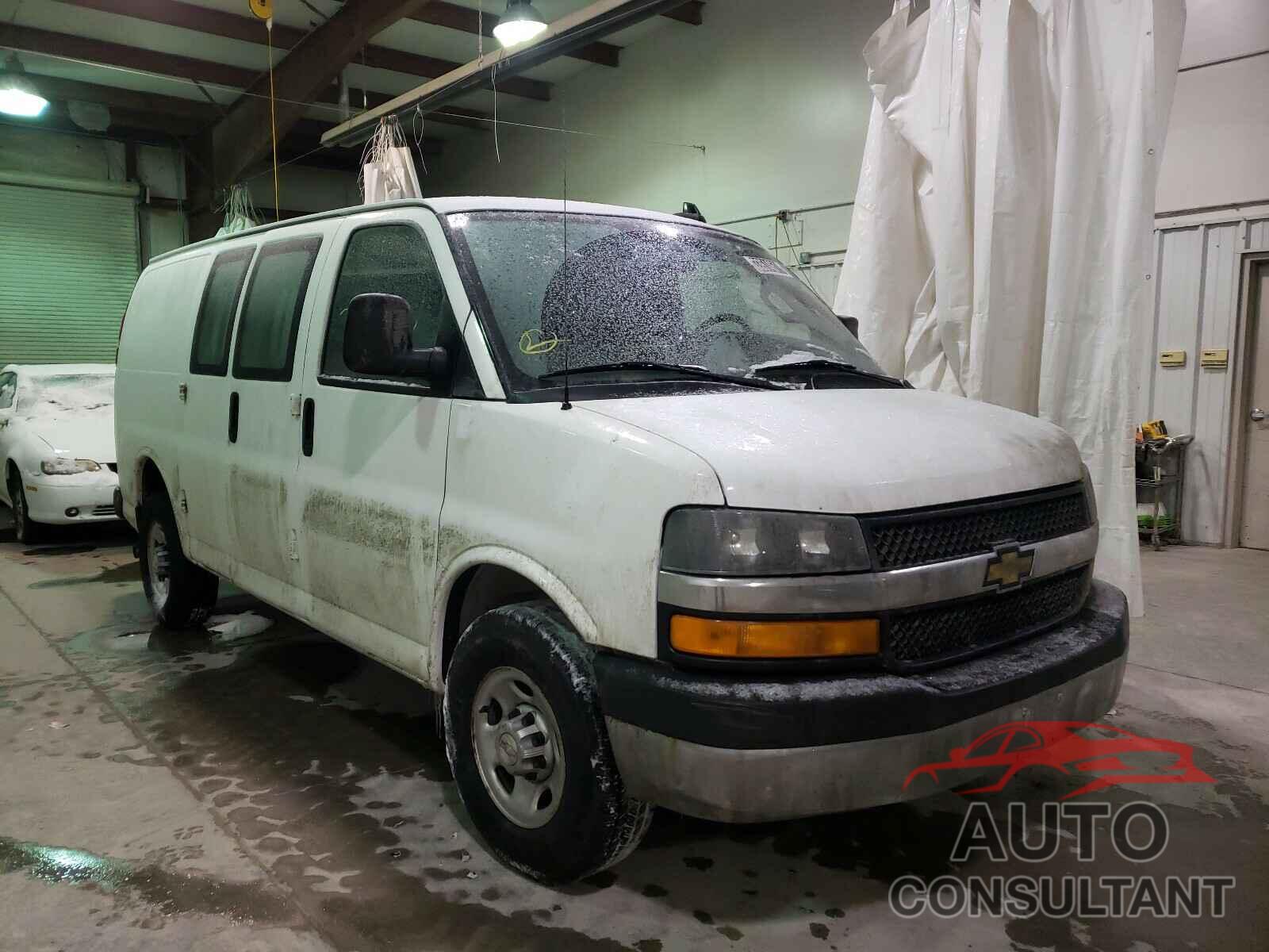 CHEVROLET EXPRESS 2018 - 1GCWGAFG7J1175647