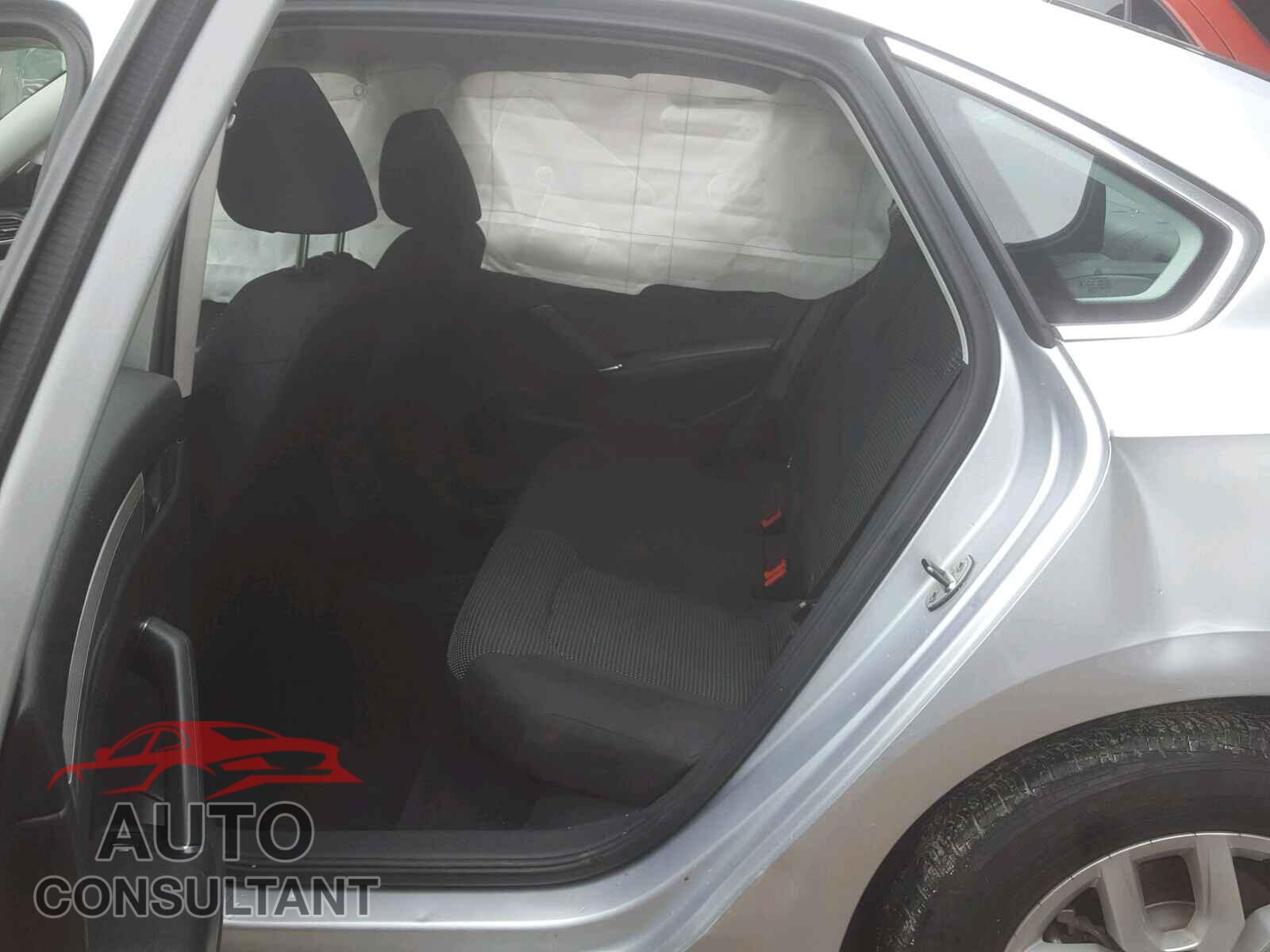 VOLKSWAGEN PASSAT 2016 - 1VWAT7A35GC055904