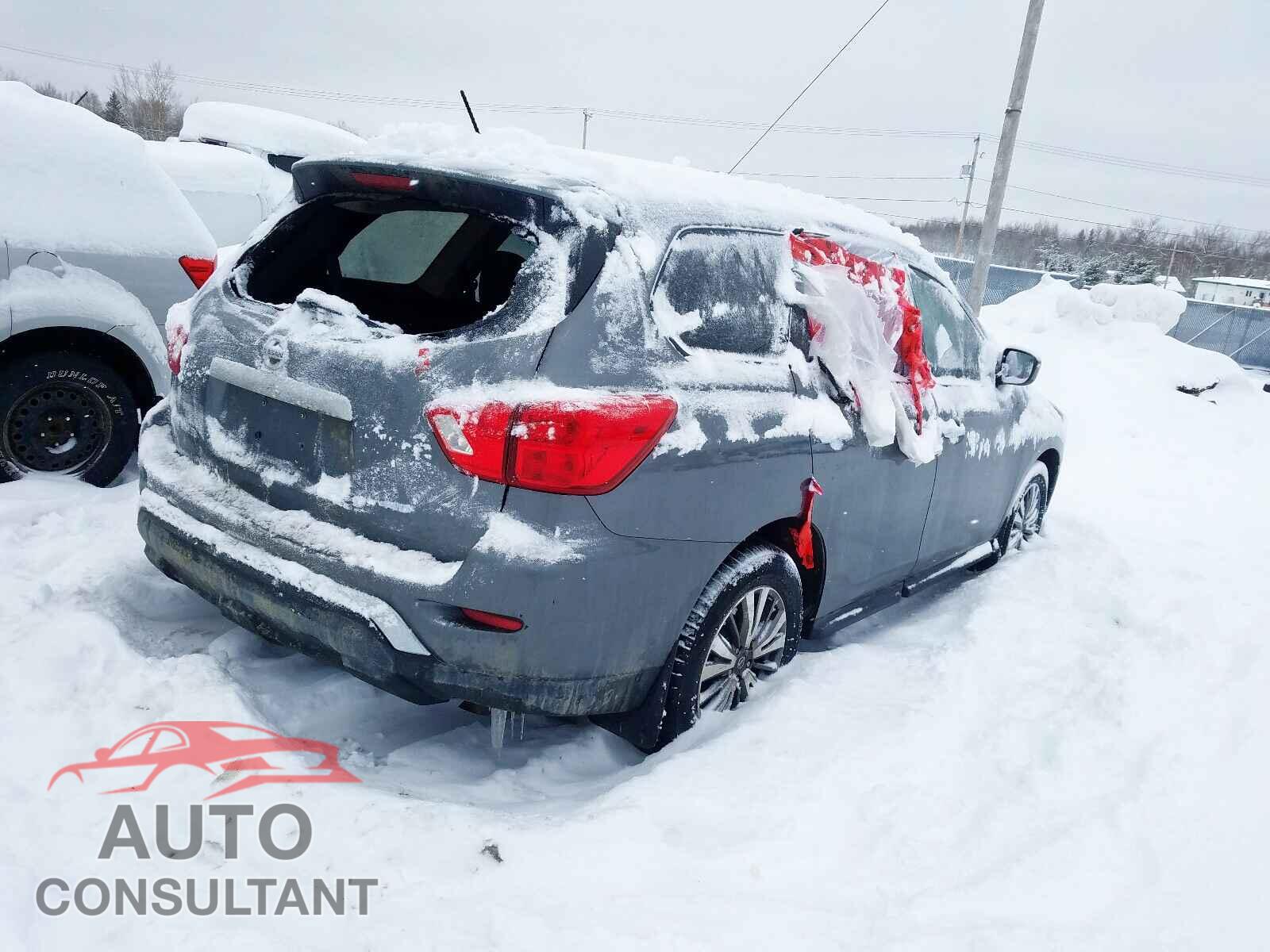 NISSAN PATHFINDER 2018 - 5N1DR2MM2JC672394