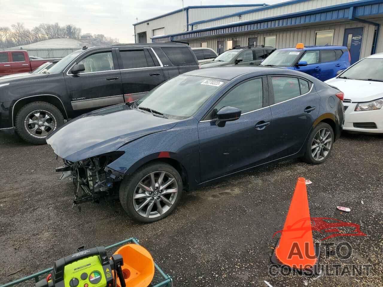 MAZDA 3 2018 - 3MZBN1V34JM160543