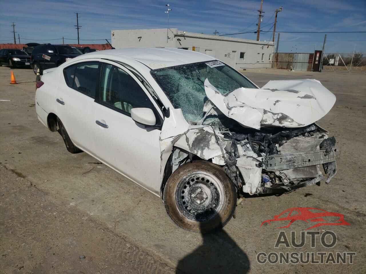 NISSAN VERSA 2018 - 3N1CN7AP8JL828131