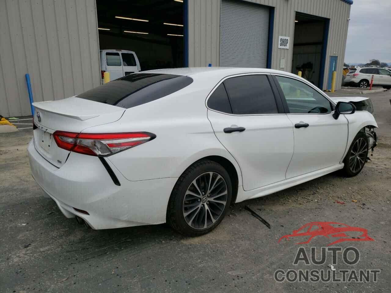 TOYOTA CAMRY 2018 - 4T1B11HK0JU603991