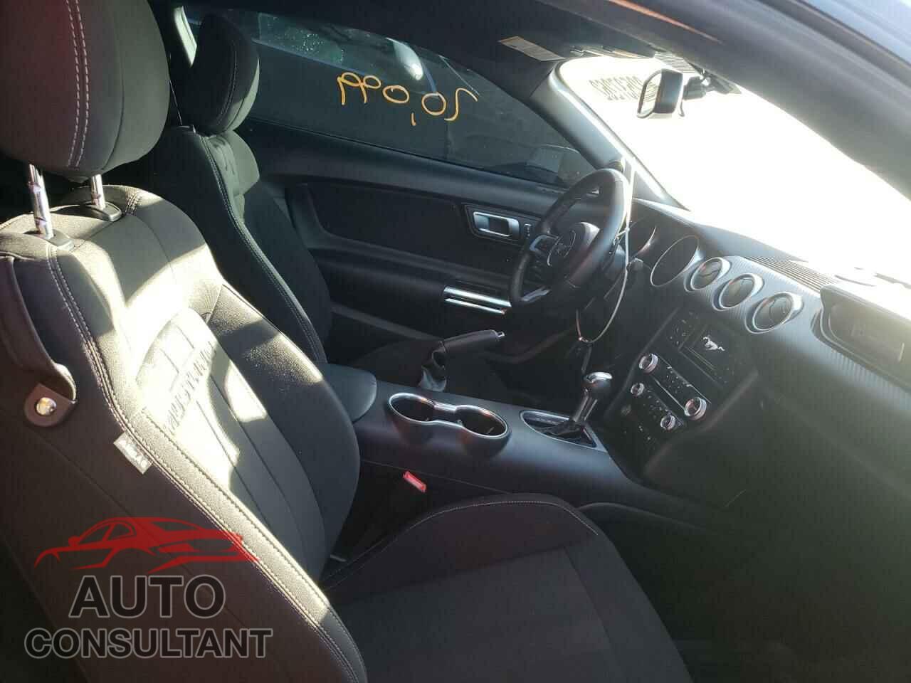 FORD MUSTANG 2019 - 1FA6P8TH1K5204338