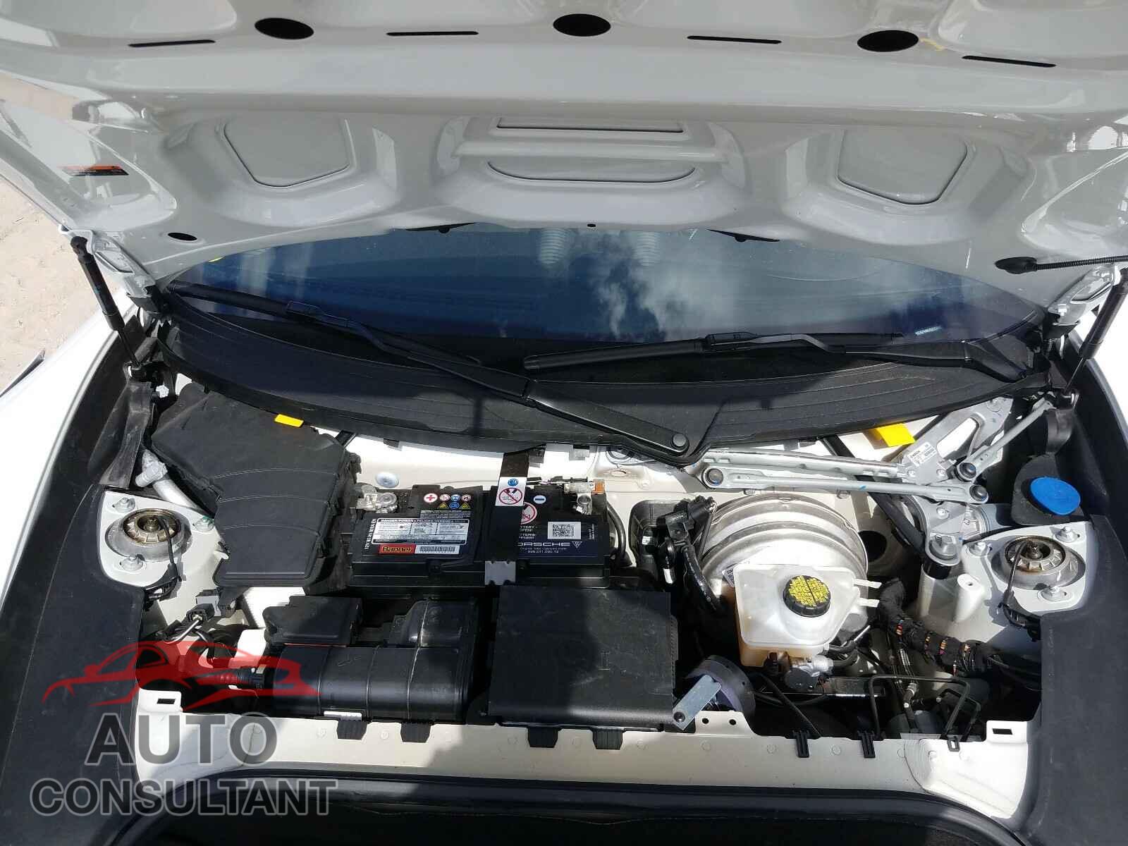 PORSCHE BOXSTER 2018 - WP0CB2A86JS229442