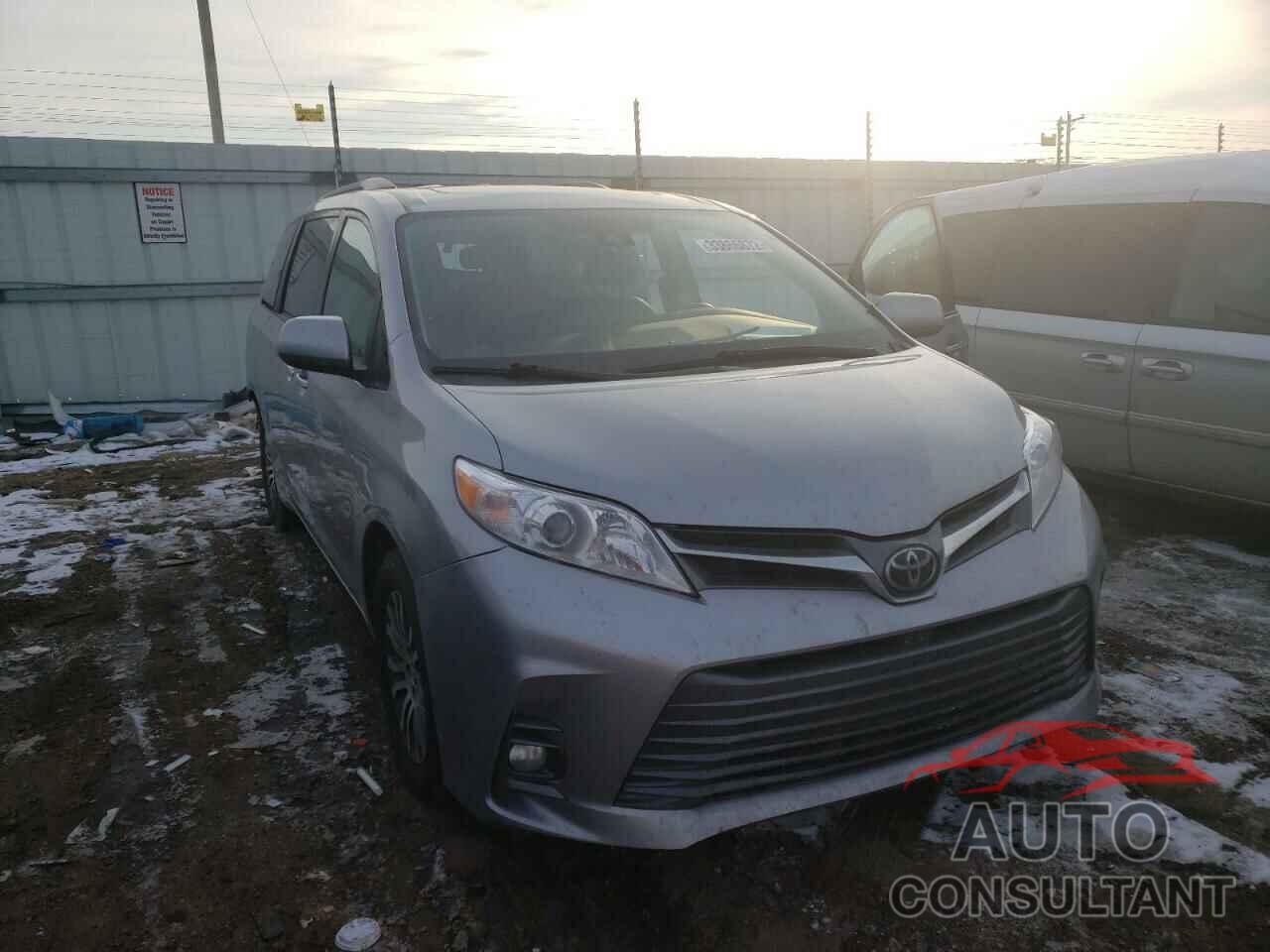 TOYOTA SIENNA 2018 - 5TDYZ3DC8JS914672