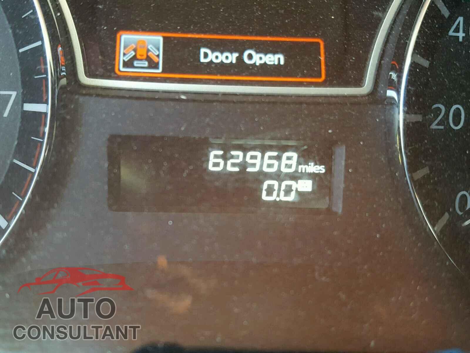 NISSAN PATHFINDER 2015 - 5N1AR2MN2FC651452
