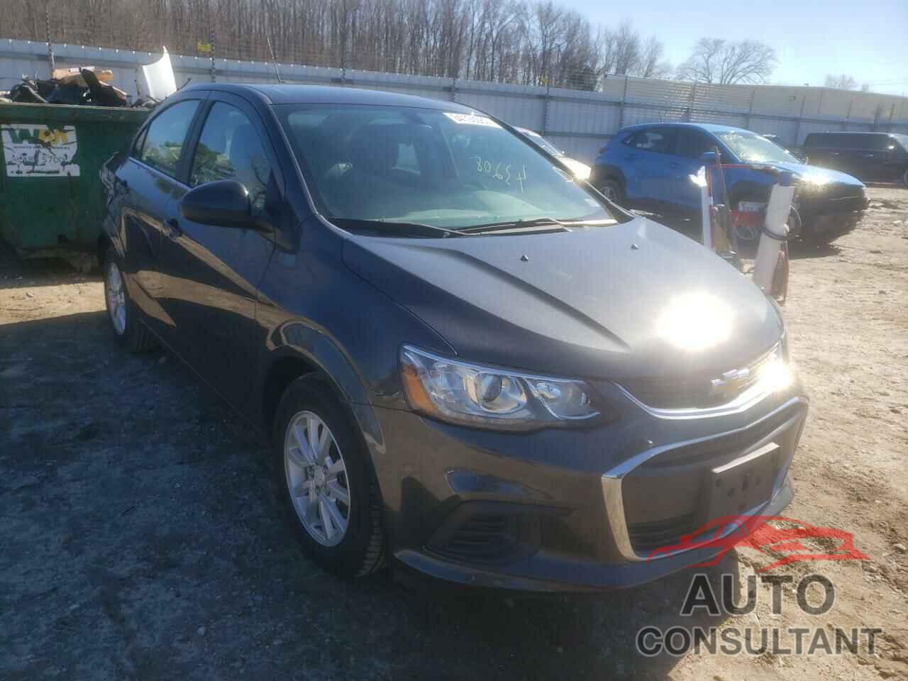 CHEVROLET SONIC 2018 - 1G1JD5SH8J4105610