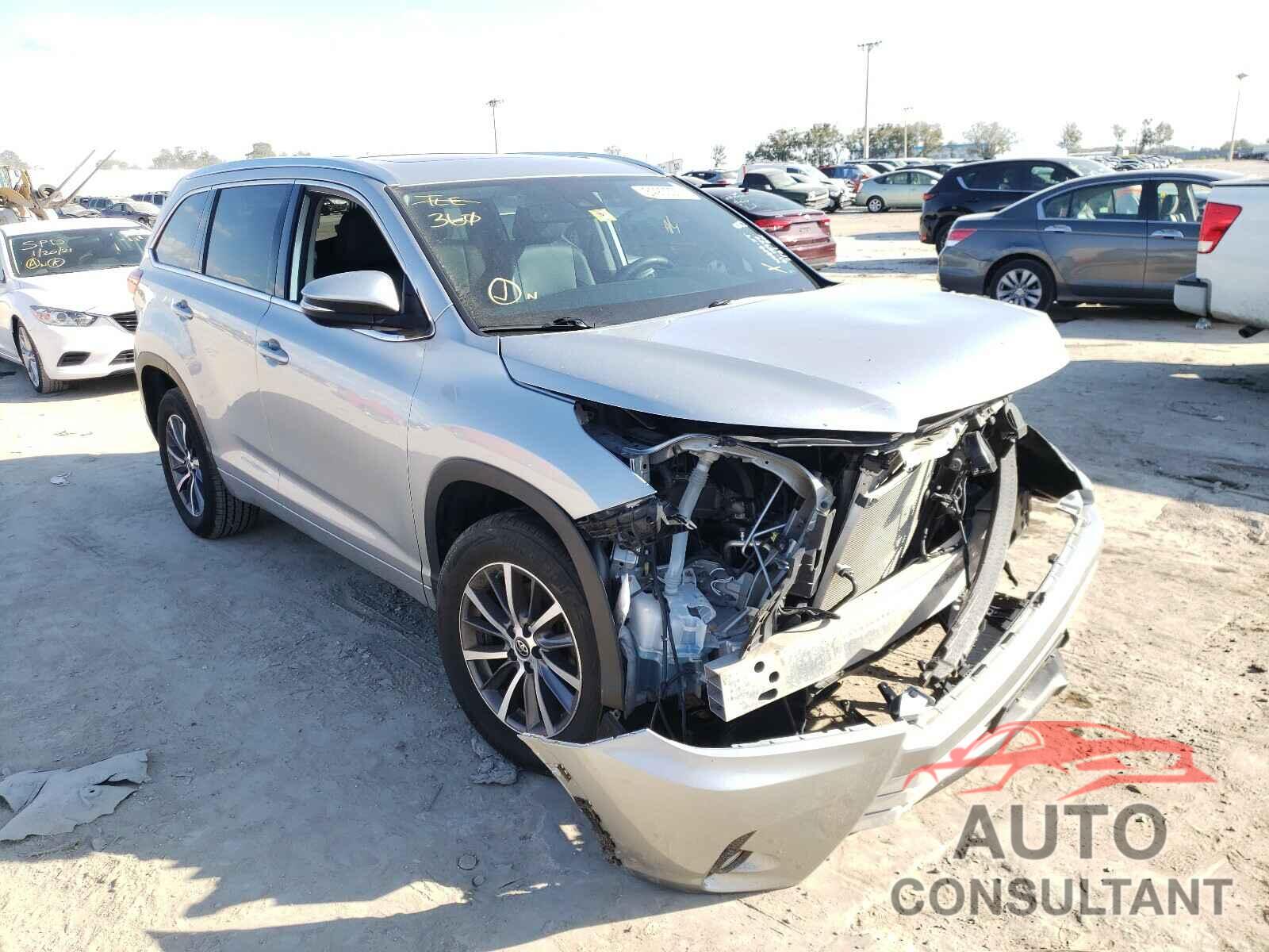 TOYOTA HIGHLANDER 2018 - 5TDKZRFH0JS534212