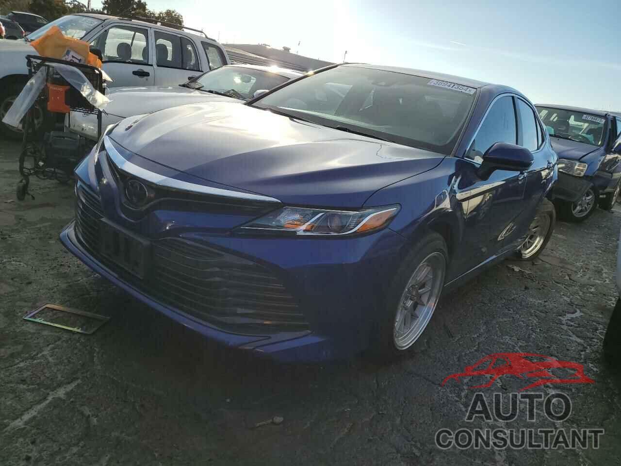 TOYOTA CAMRY 2018 - 4T1B11HK3JU607100