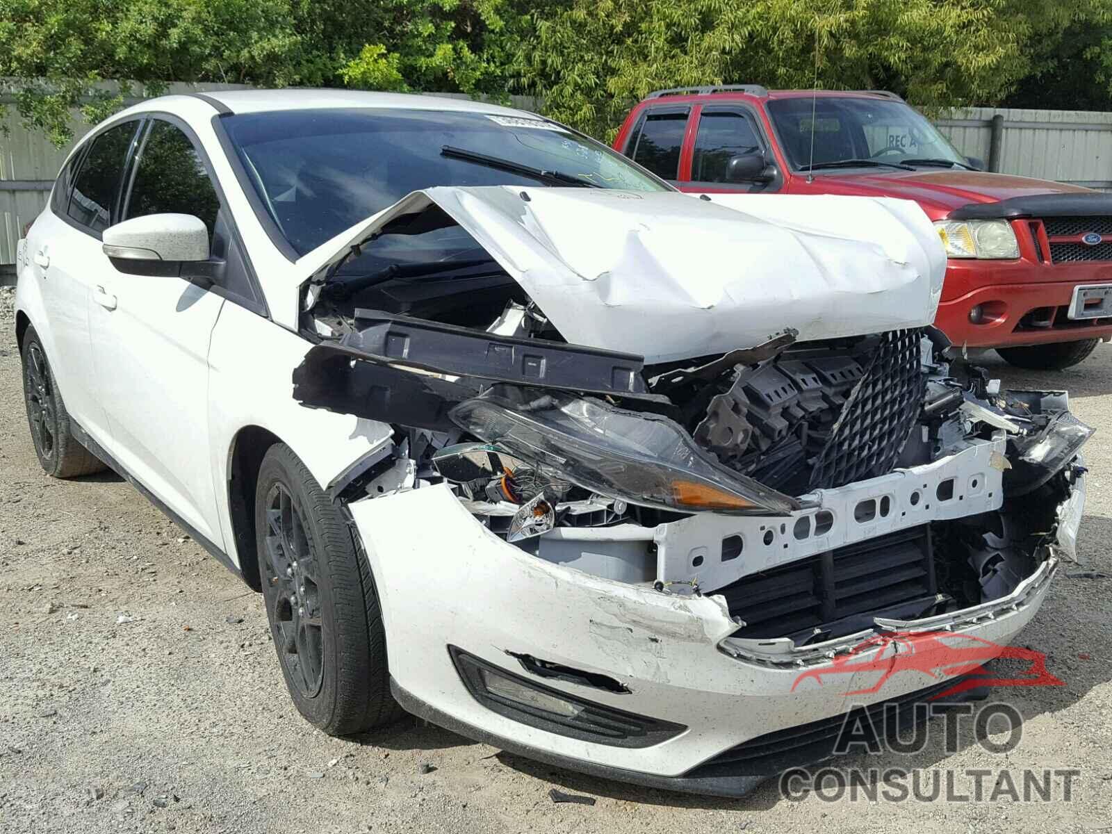 FORD FOCUS 2015 - 1FADP3K28FL304607