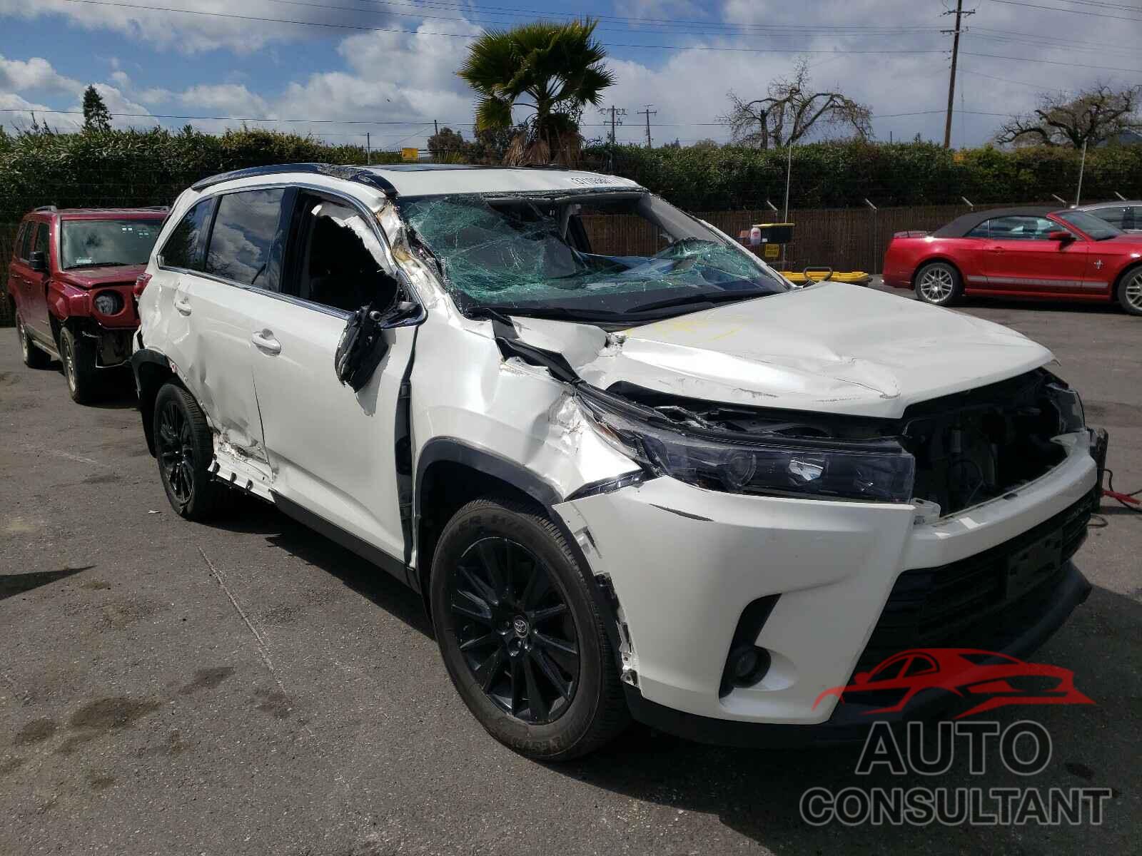 TOYOTA HIGHLANDER 2019 - 5TDJZRFH4KS619292