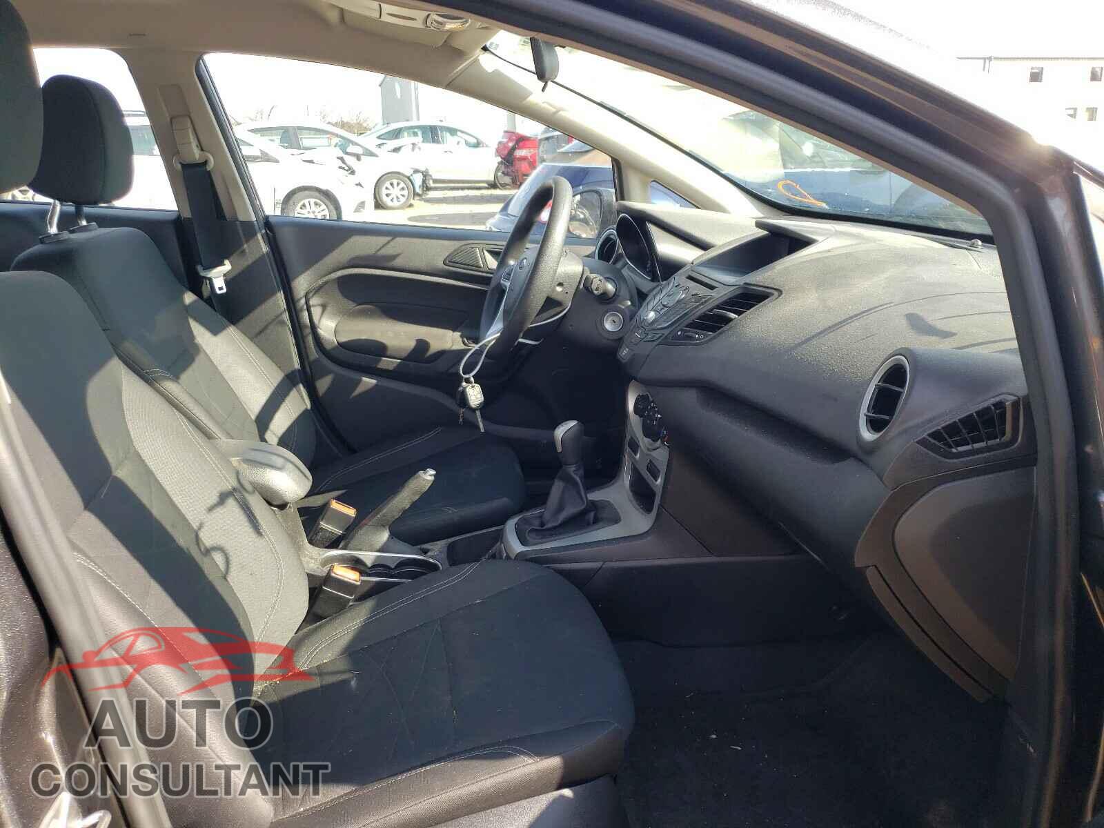 FORD FIESTA 2017 - 3FADP4EJ8HM157943