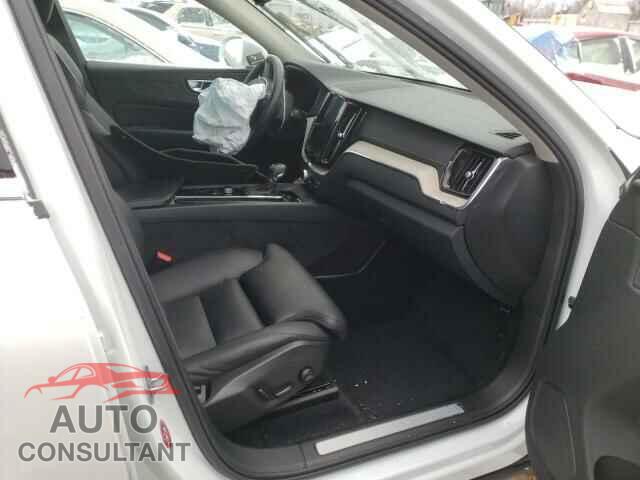 VOLVO XC60 2018 - YV4A22RLXJ1076891