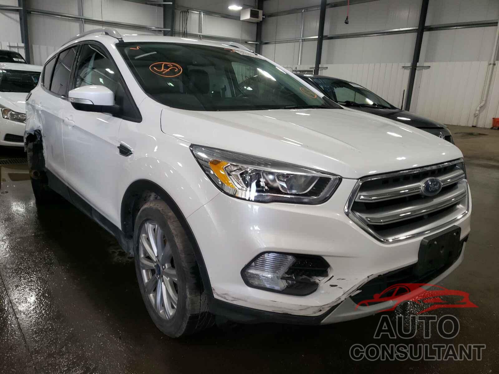 FORD ESCAPE 2017 - 1FMCU9J93HUB44158