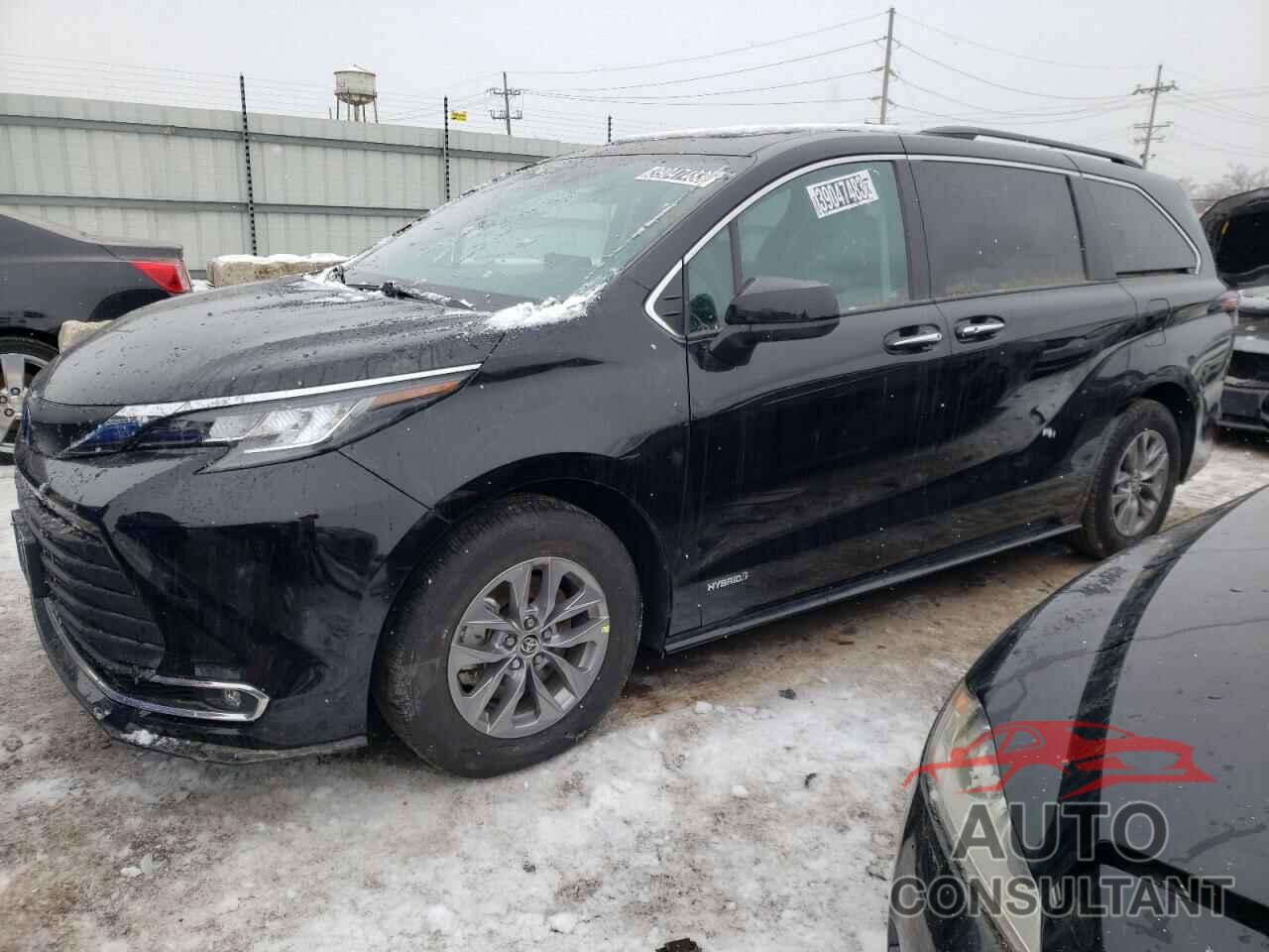 TOYOTA SIENNA 2021 - 5TDJRKEC1MS008300