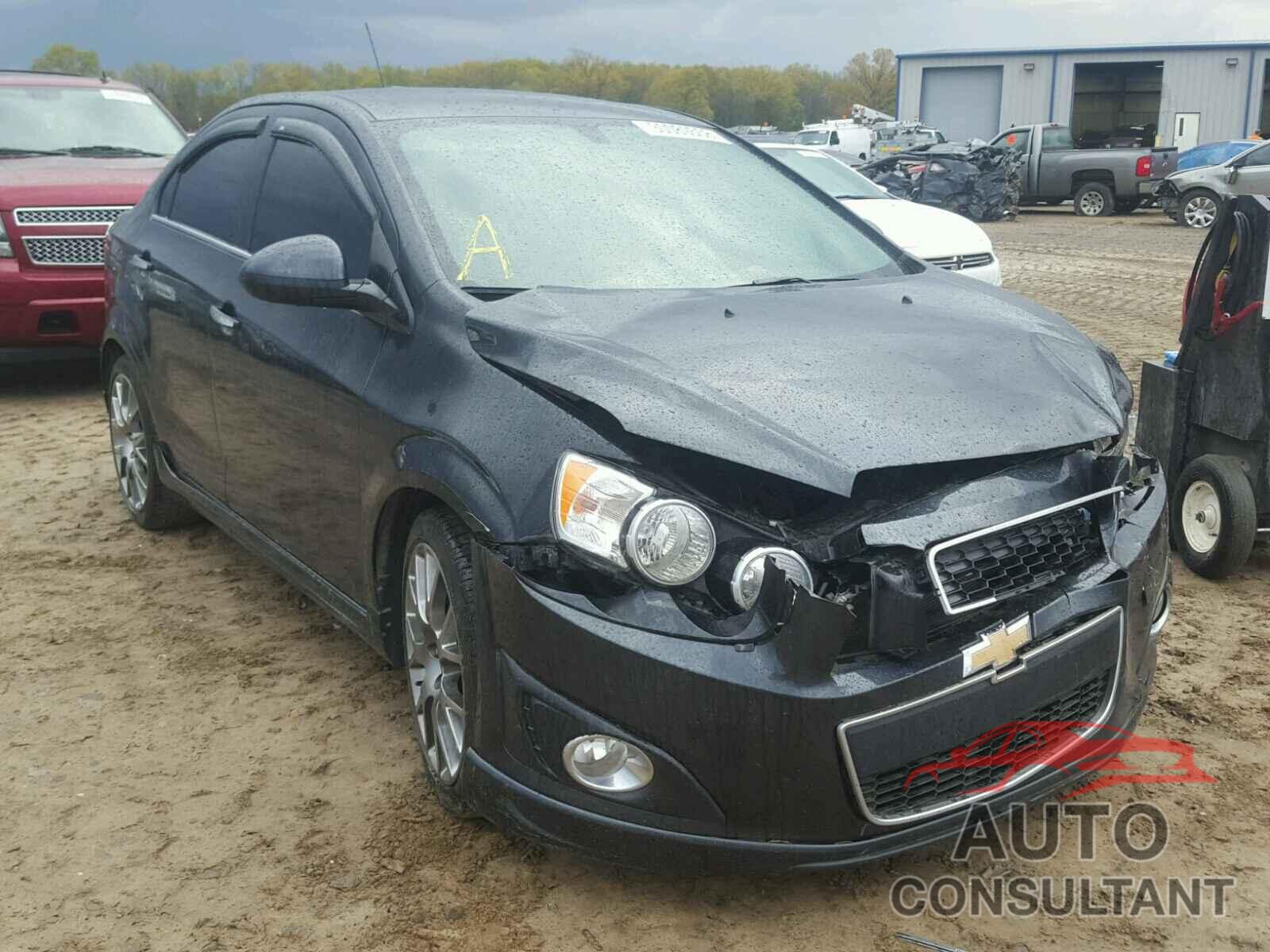 CHEVROLET SONIC 2015 - 1G1JE5SB0F4118867